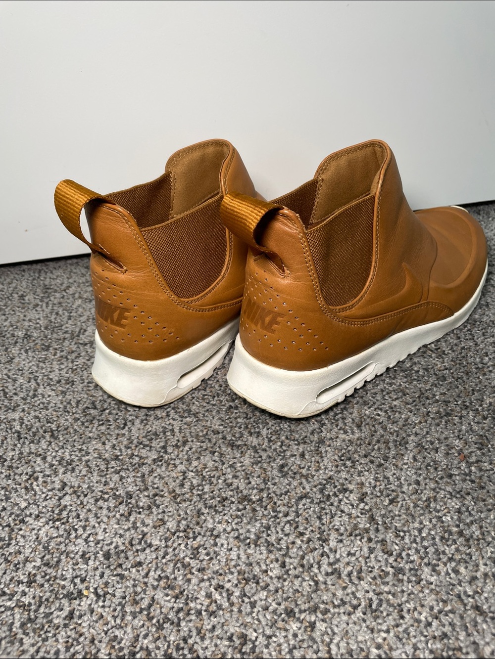 Nike Tan Leather Ankle Boot Sneakers with White Sole - Picture 5 of 5